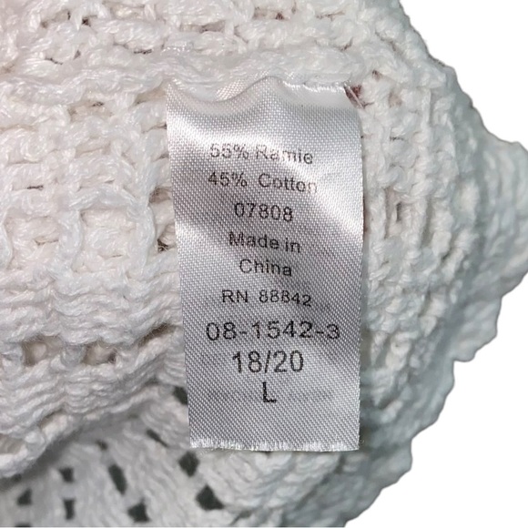 Denim 24/7 White Crocheted Scalloped Hem Lightweight Open Knit Sweater - Picture 6 of 8